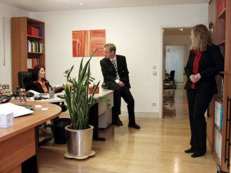 Besprechung im großen Büro